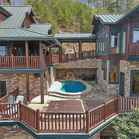 Scenic Views Estate Vila
